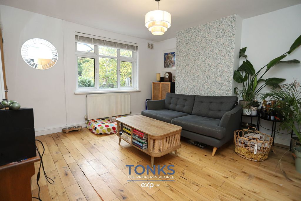 Property photo 3 of 17