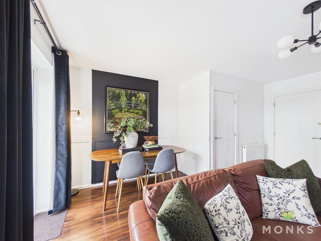 Property photo 3 of 17 Cam01348G0-Pr0807-Still007.Jpg