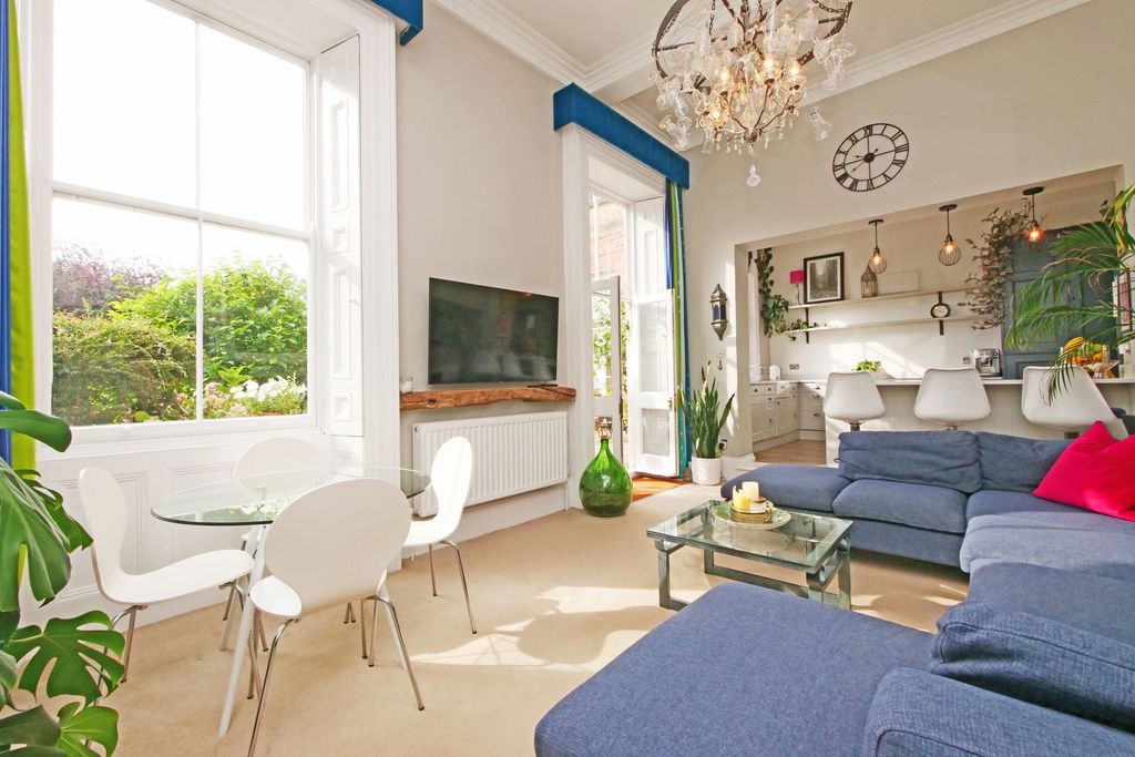 Property photo 2 of 26