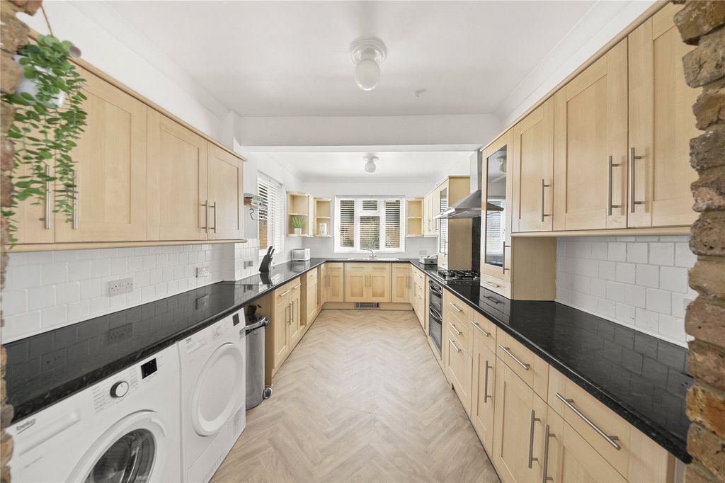Property photo 3 of 16 Kitchen