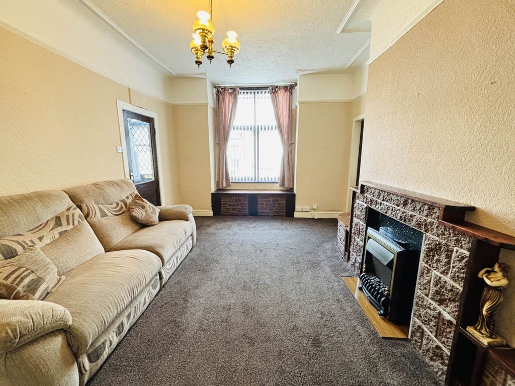 Property photo 2 of 25