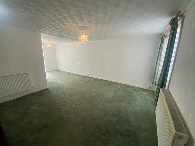 Property photo 3 of 9 Living Room