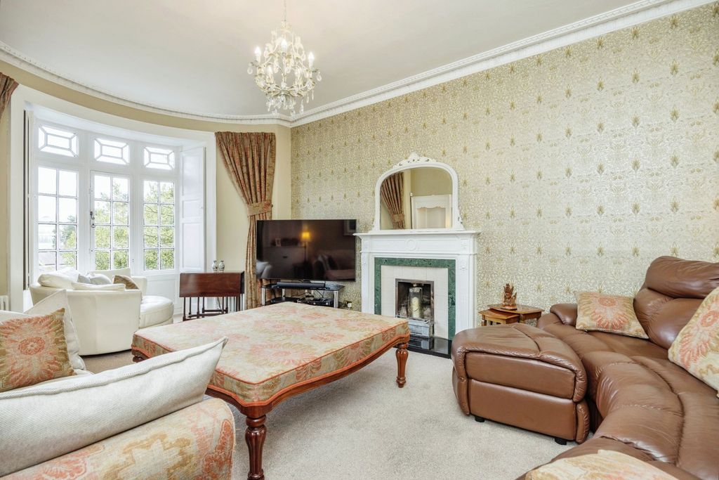 Property photo 3 of 20 Sitting Room