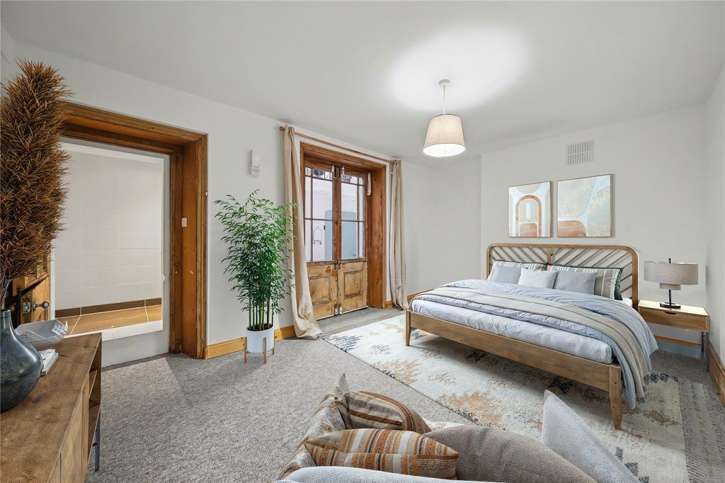 Property photo 3 of 12 Picture No. 24