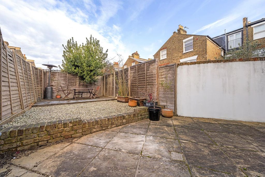 Property photo 3 of 13 Garden (2).Jpg