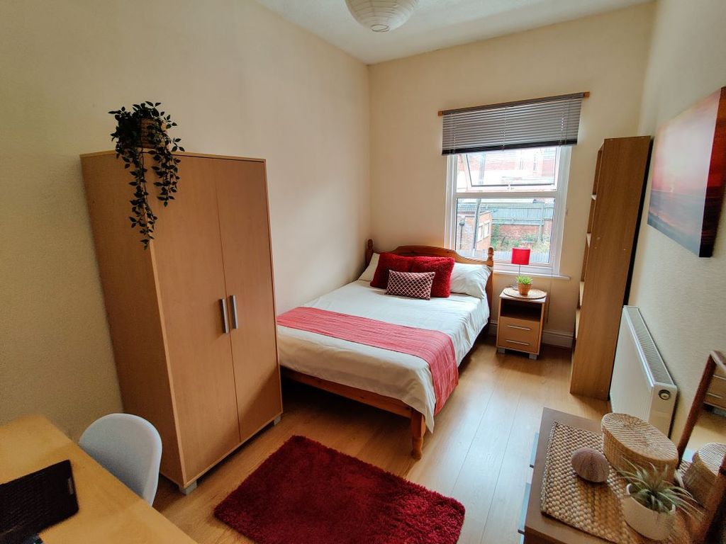 Property photo 2 of 36