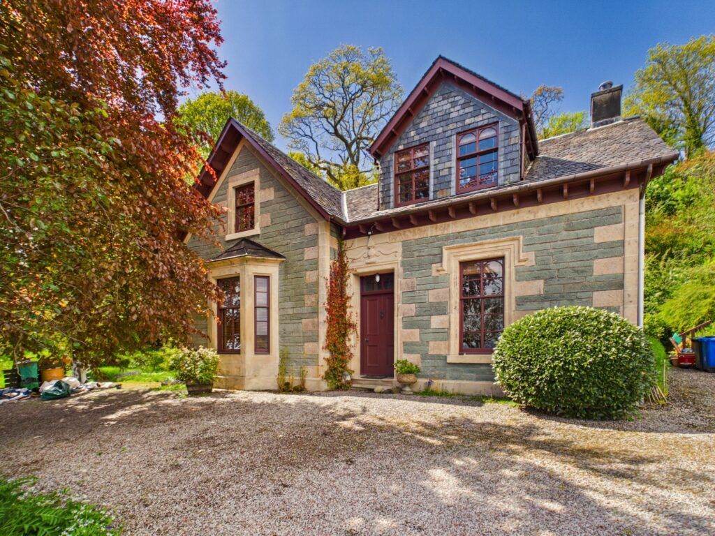 Property photo 2 of 47