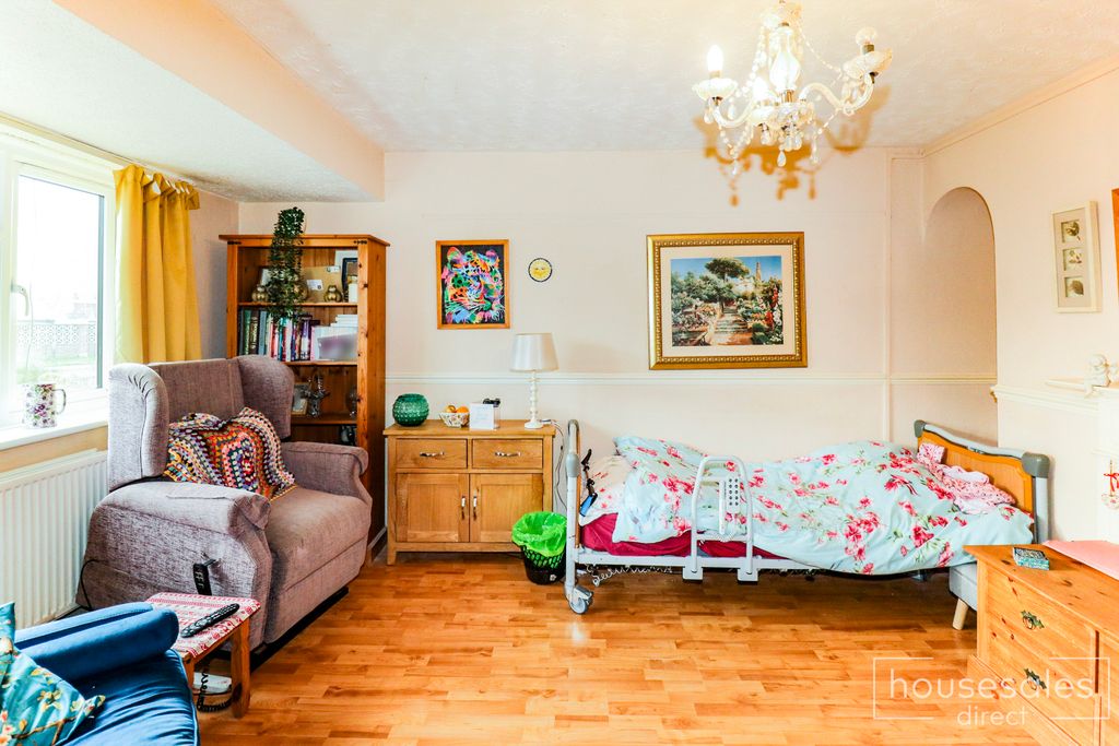 Property photo 3 of 15