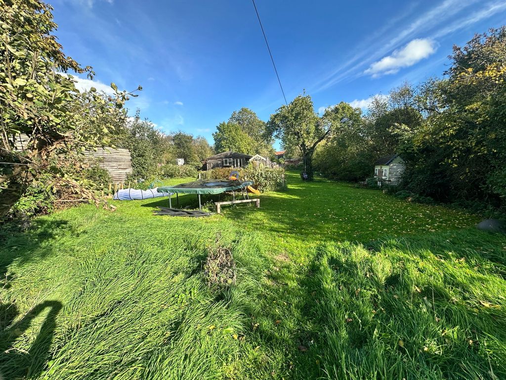 Property photo 3 of 12