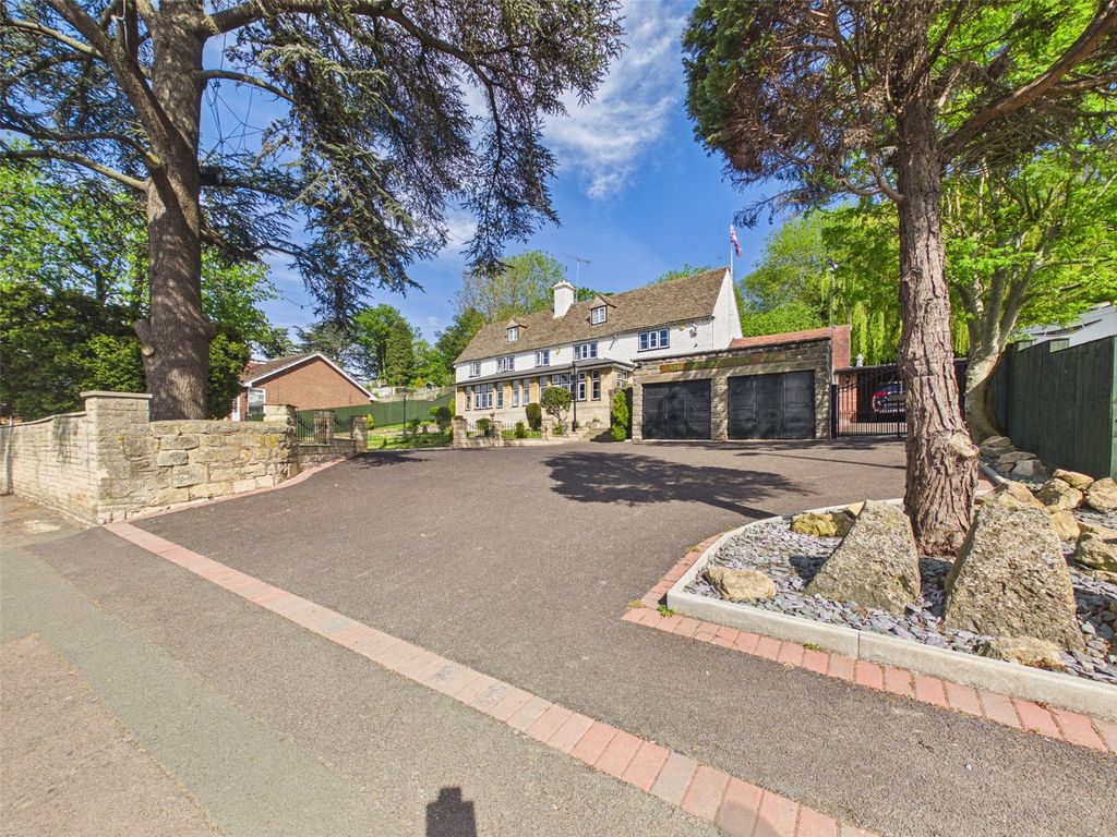Property photo 2 of 49 Picture No. 22