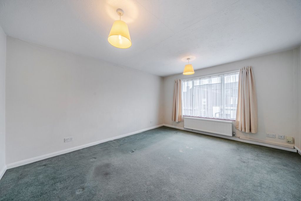 Property photo 2 of 10 1447979-12-69E793...
