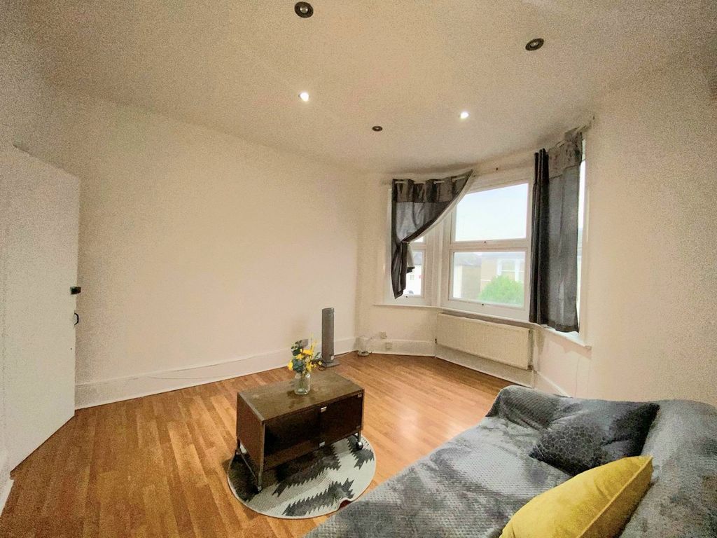 Property photo 3 of 8 Picture No. 25