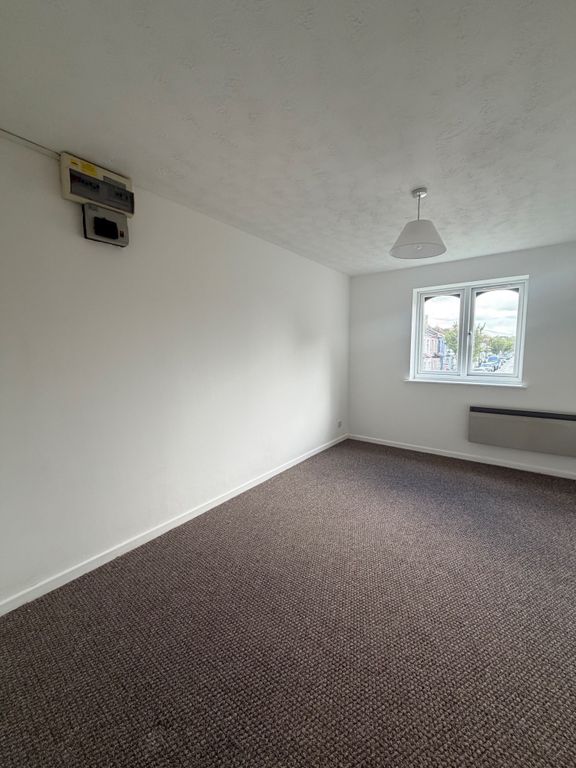 Property photo 2 of 8 Bedroom 1