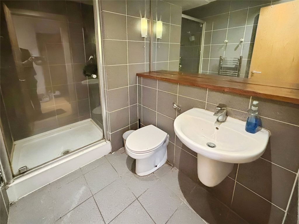 Property photo 3 of 6 Bathroom