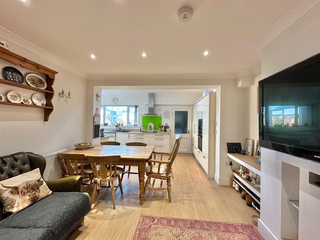 Property photo 3 of 35 Img_8067.Jpg