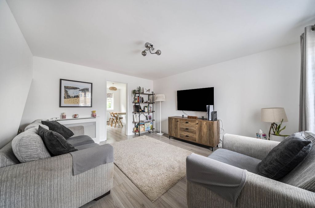 Property photo 3 of 13 129424616835Aefcd6Db7