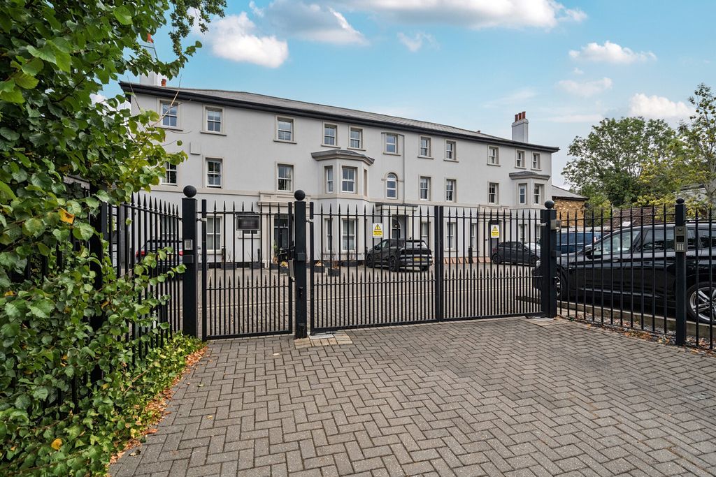 Property photo 1 of 17 1503682-1-6A85820...