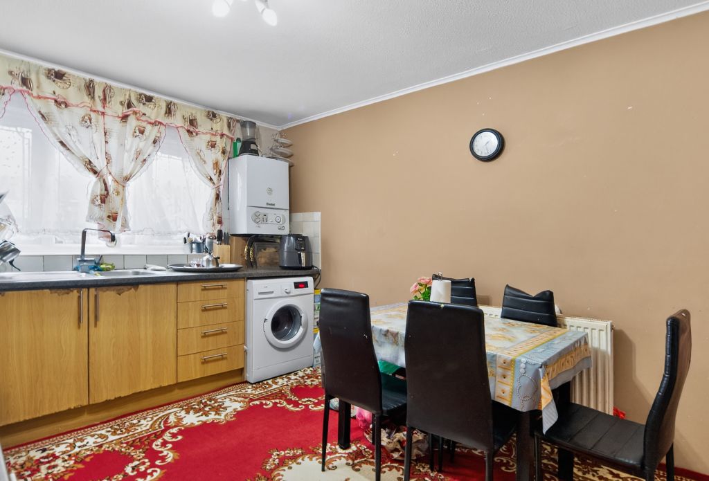 Property photo 2 of 21 Kitchen