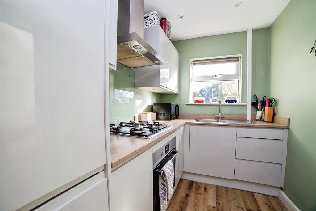 Property photo 3 of 17