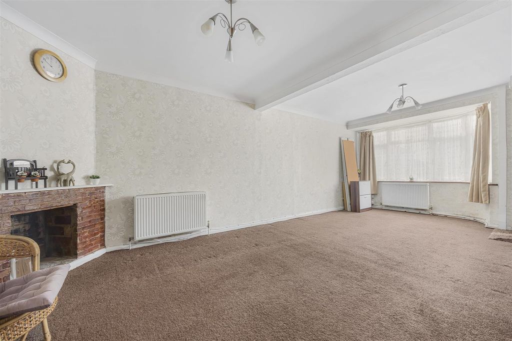 Property photo 2 of 17 15_56499.Jpg