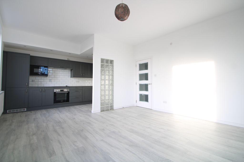 Property photo 2 of 13 Lounge