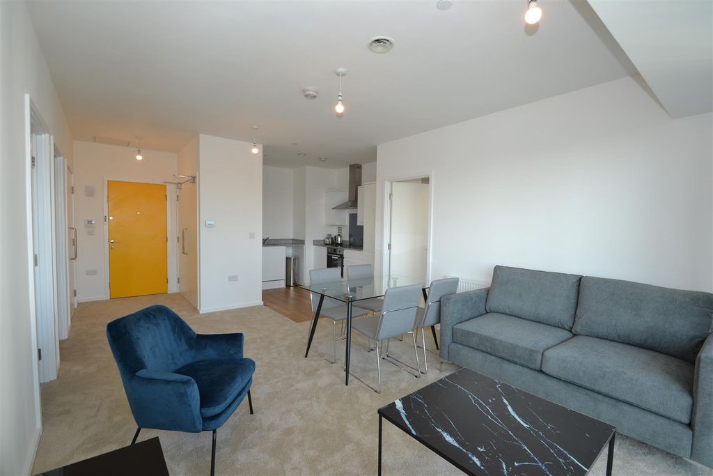 Property photo 2 of 9