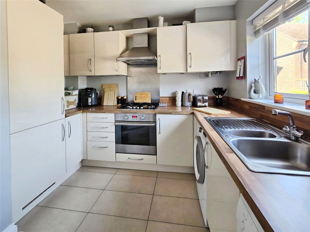 Property photo 3 of 9 Picture No. 25