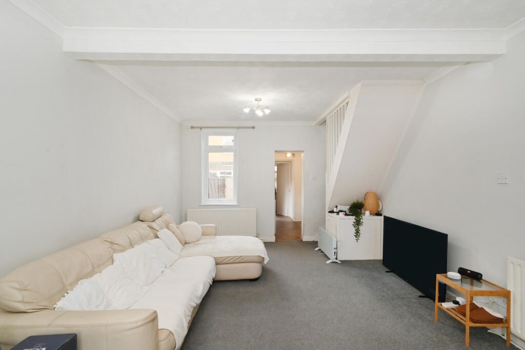 Property photo 3 of 9 d8785061581Effb3306c12521c2A06Fc.Jpeg