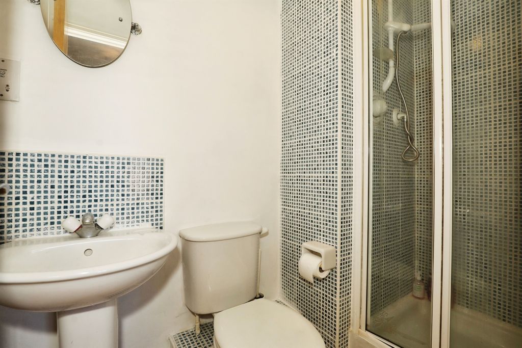 Additional image 17 of 2 bed flat for saleBlakemere Drive, Northwich CW9