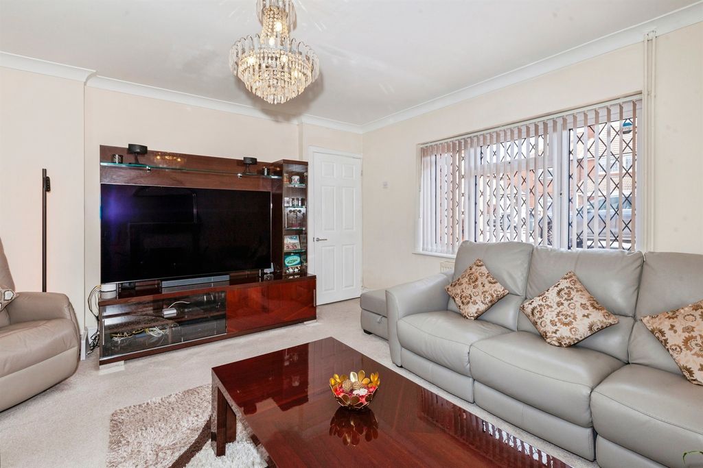 Property photo 3 of 15