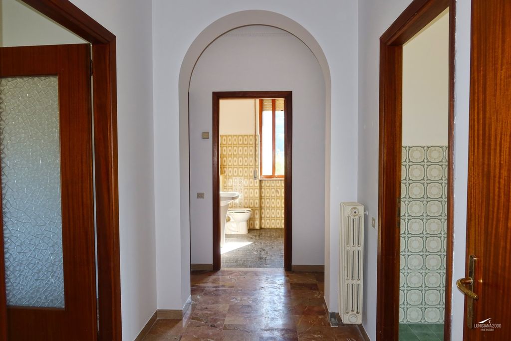 Property photo 1 of 35