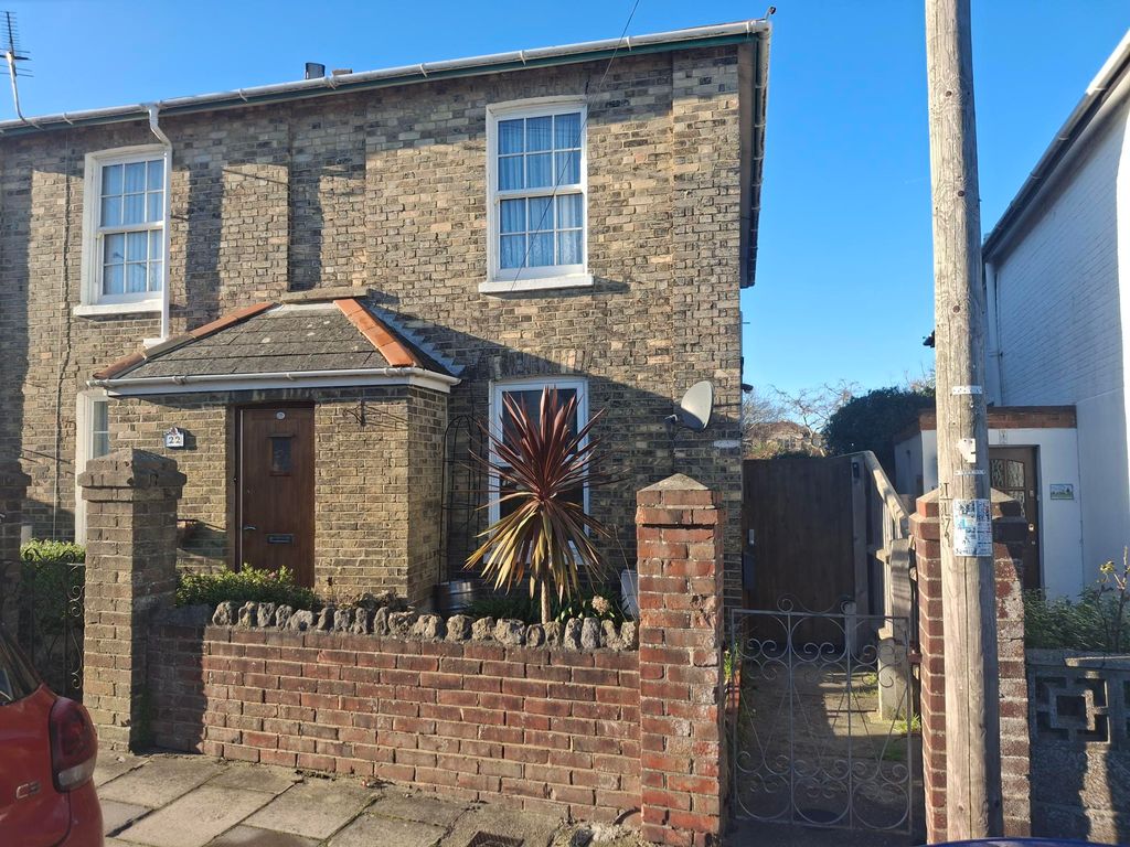 Property photo 1 of 8