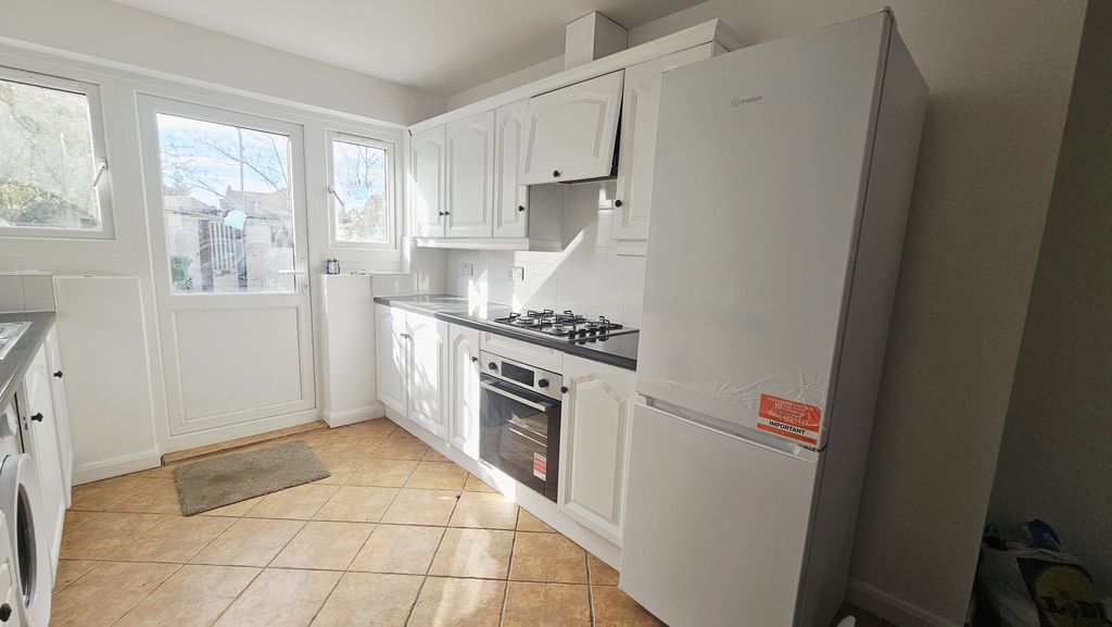 Property photo 3 of 21