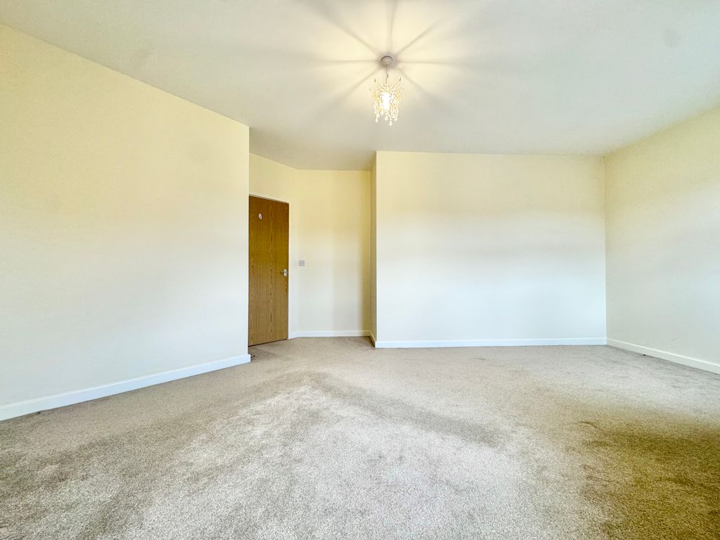 Property photo 3 of 7 Bedroom 1