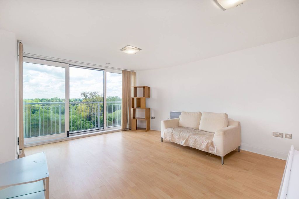 Property photo 2 of 9