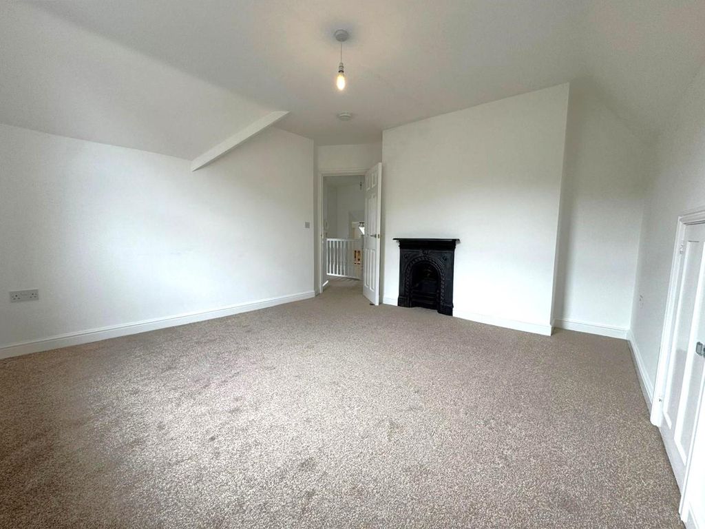 Property photo 3 of 10 Lounge
