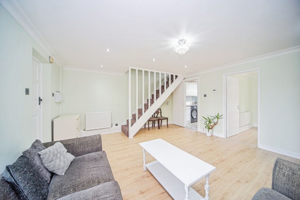 Property photo 3 of 16 Pbox-Img.Jpg