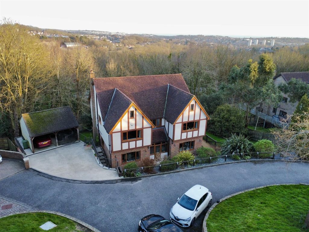 Property photo 1 of 33