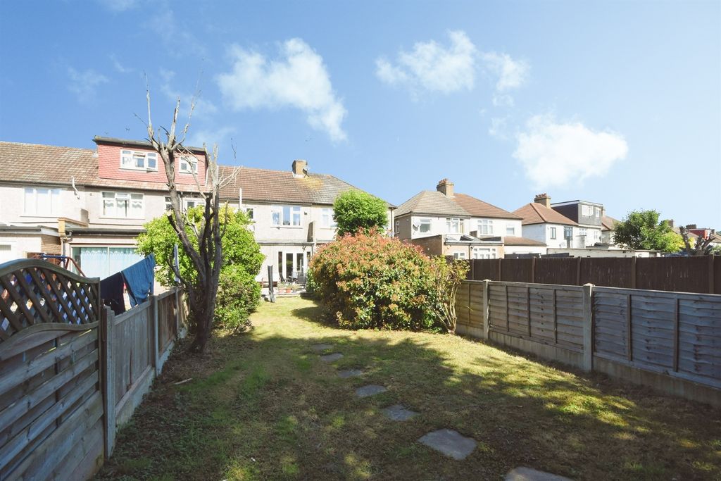 Property photo 3 of 33
