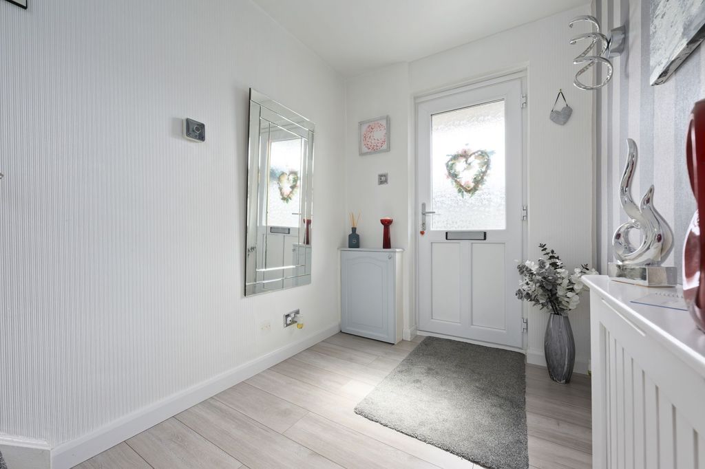Property photo 2 of 38