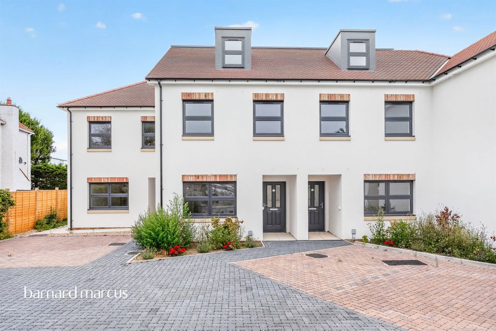 Property photo 1 of 34