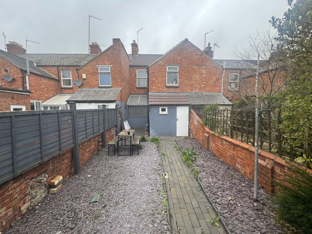 Property photo 2 of 5 37 Bruce Street