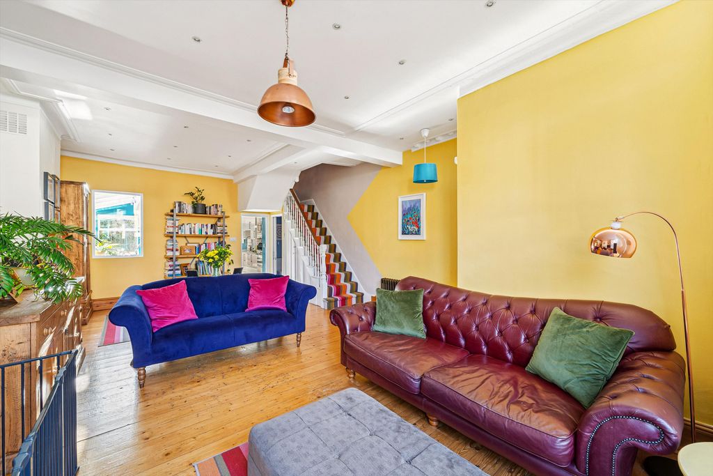 Property photo 3 of 12 Image