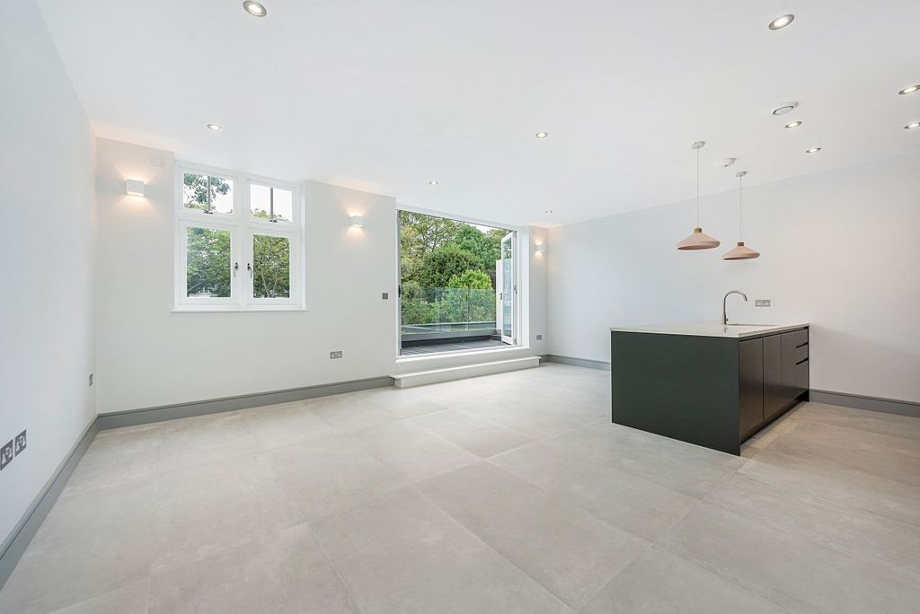 Property photo 2 of 12 Picture No. 06