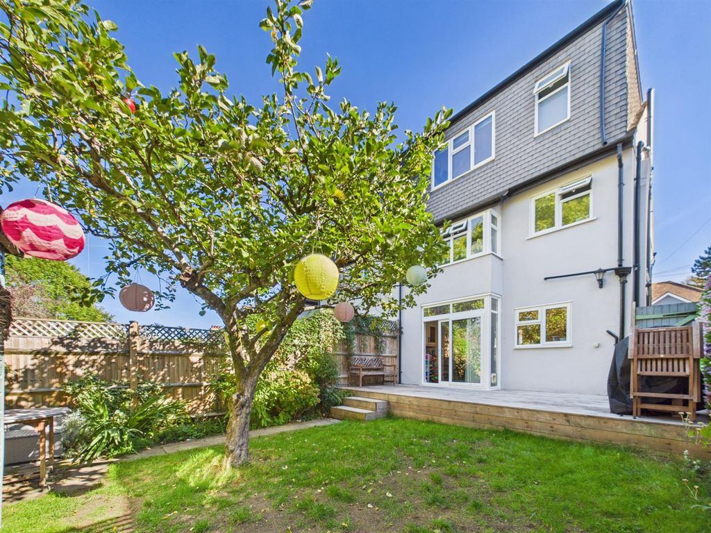 Property photo 3 of 24 Cam01563G0-Pr0356-Still026.Jpg
