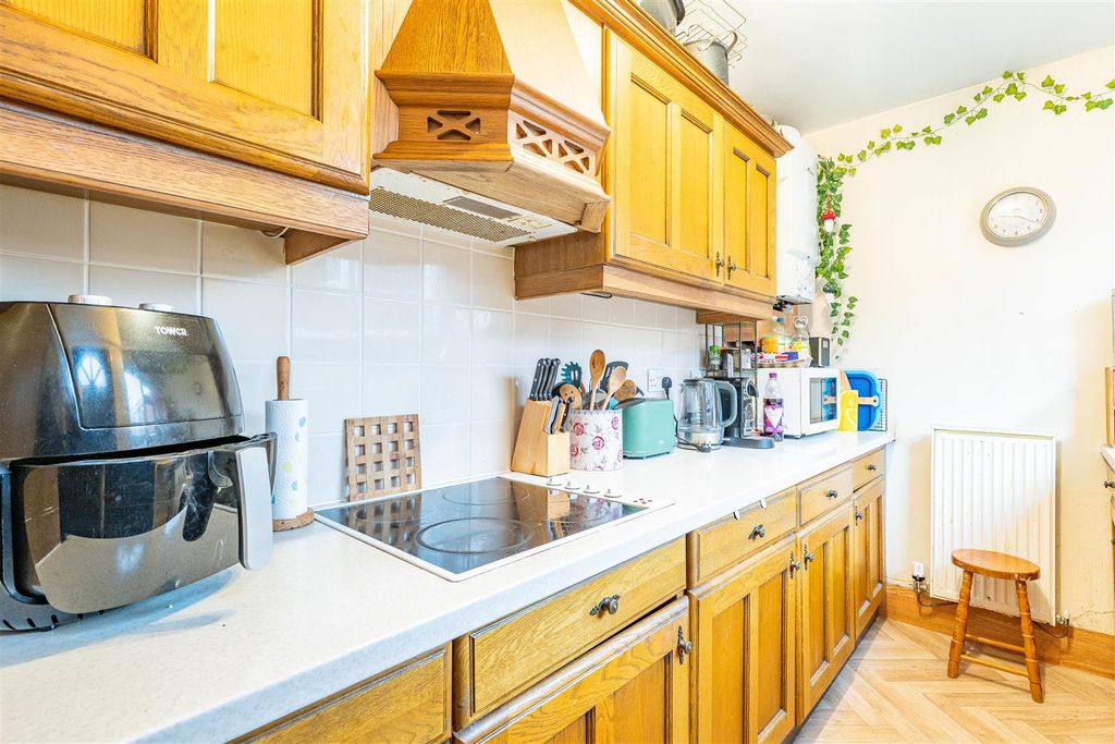 Property photo 3 of 15 Kitchen