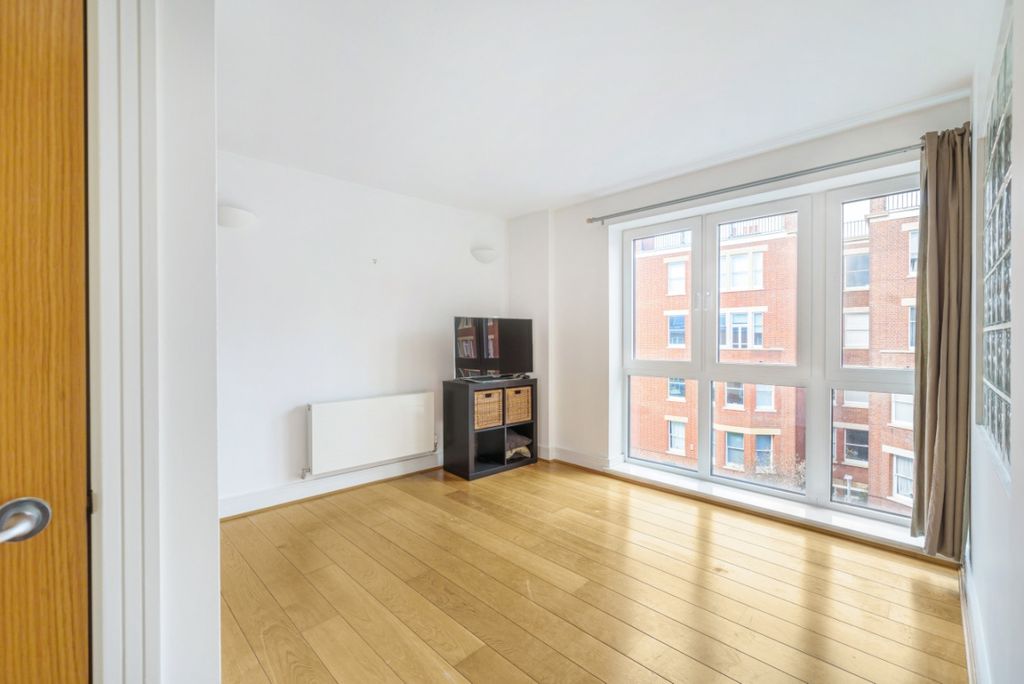 Property photo 1 of 7 953815 (1)