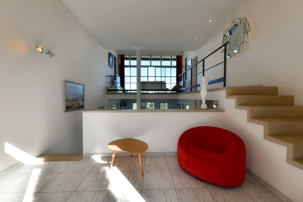 Property photo 3 of 40