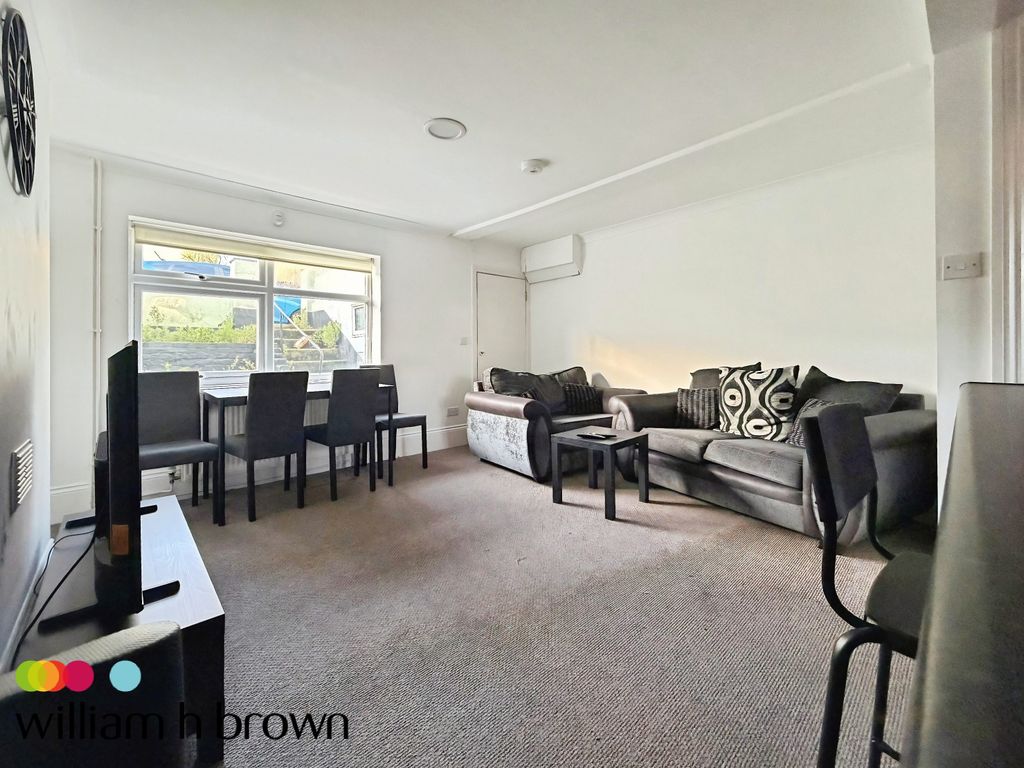 Property photo 3 of 12 Image