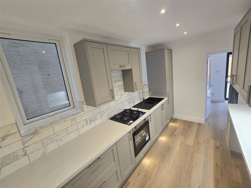 Property photo 2 of 18 Picture No. 02